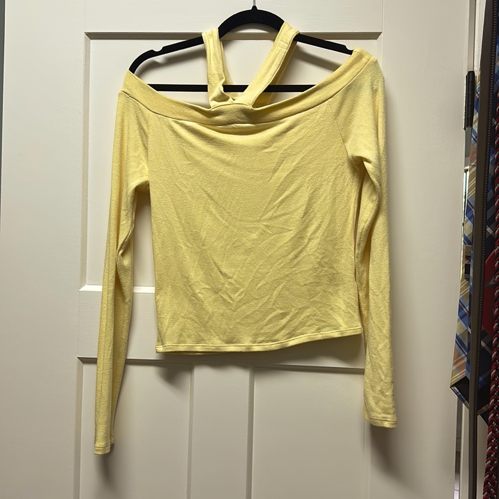 Peach love medium around neck off shoulder